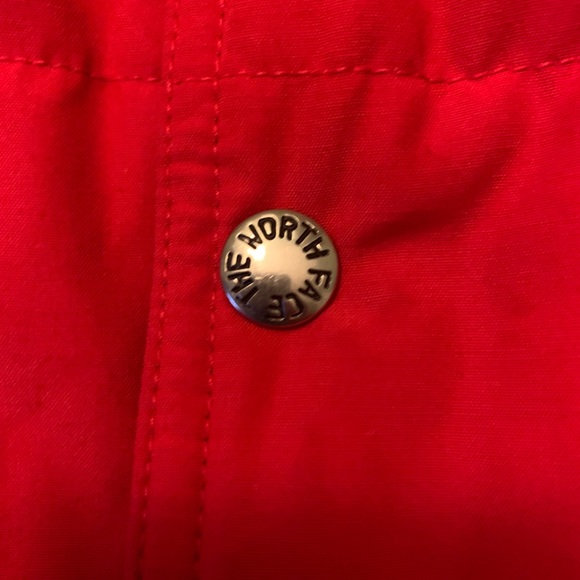 Men’s North Face Quilted Vest - Picture 3 of 8